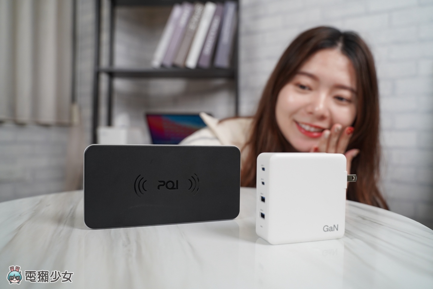 给你满满电力!pqi 的‘ WPB10 ’移动电源可无线充电 还有旅行必备四孔的 100W 充电头 内容图1 潮品文-大潮社旗下实时最新热点娱乐时尚数码等新闻资讯网站! 给你满满电力!pqi 的‘ WPB10 ’移动电源可无线充电 还有旅行必备四孔的 100W 充电头