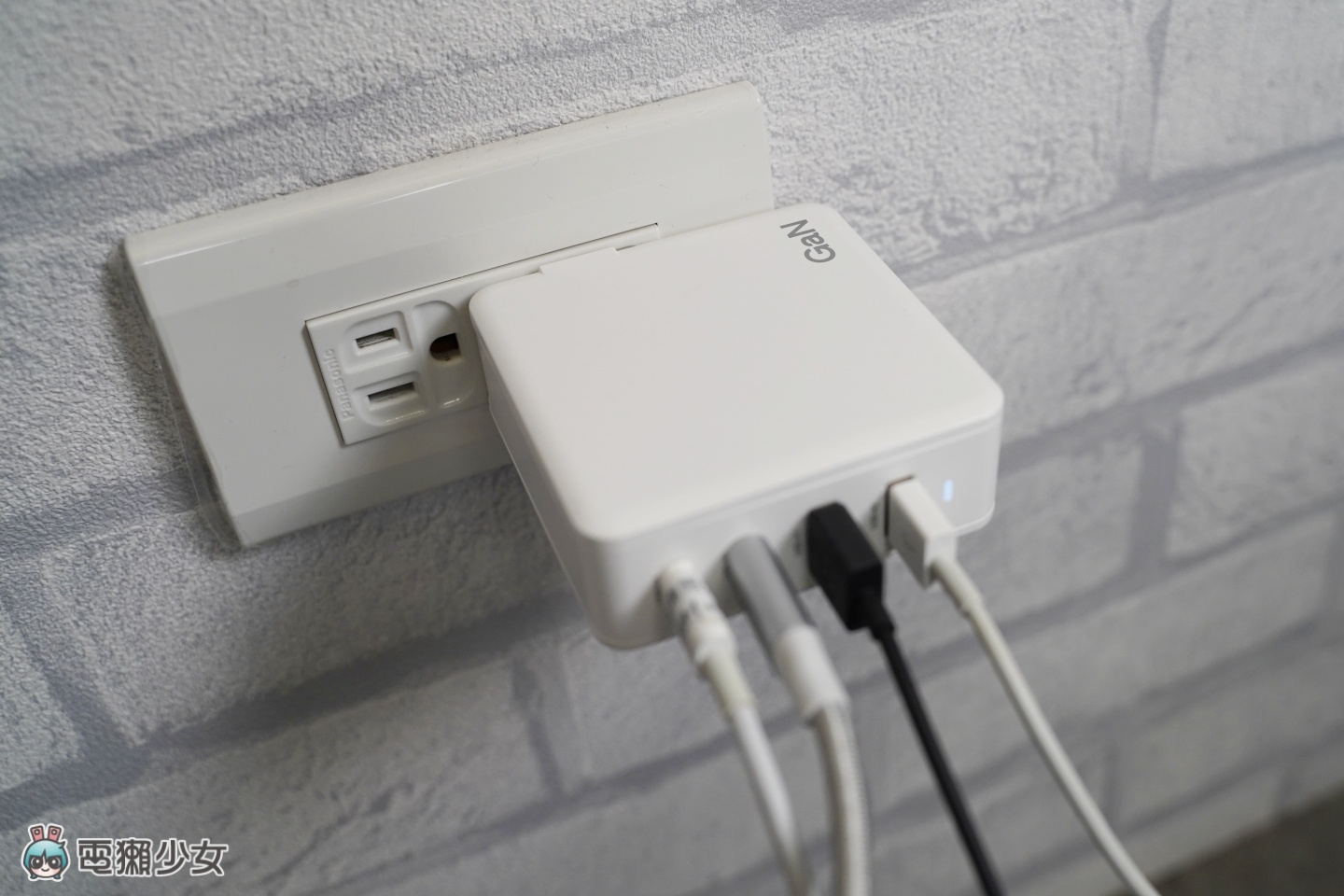 给你满满电力!pqi 的‘ WPB10 ’移动电源可无线充电 还有旅行必备四孔的 100W 充电头 内容图13 潮品文-大潮社旗下实时最新热点娱乐时尚数码等新闻资讯网站! 给你满满电力!pqi 的‘ WPB10 ’移动电源可无线充电 还有旅行必备四孔的 100W 充电头