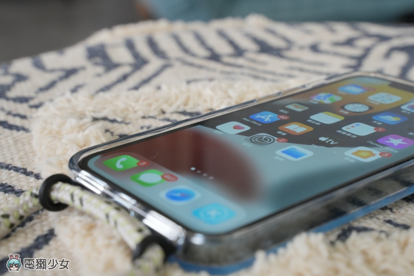 私物开箱|犀牛盾不变黄‘ Clear 透明手机壳 ’搭配现在最潮的挂绳 解放双手!(加映:进击的巨人联名款) 内容图5 潮品文-大潮社旗下实时最新热点娱乐时尚数码等新闻资讯网站! 私物开箱|犀牛盾不变黄‘ Clear 透明手机壳 ’搭配现在最潮的挂绳 解放双手!(加映:进击的巨人联名款)