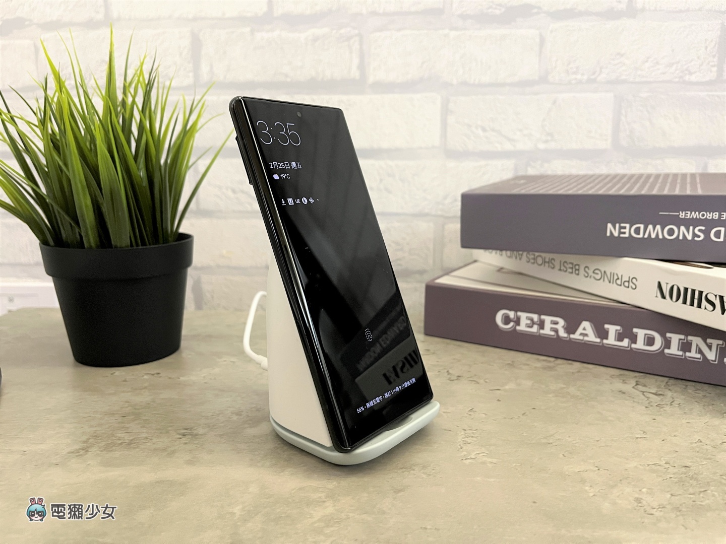 开箱|两千多元的无线充电器?Google Pixel Stand 2 功能可能比你想的更多 内容图7 潮品文-大潮社旗下实时最新热点娱乐时尚数码等新闻资讯网站! 开箱|两千多元的无线充电器?Google Pixel Stand 2 功能可能比你想的更多