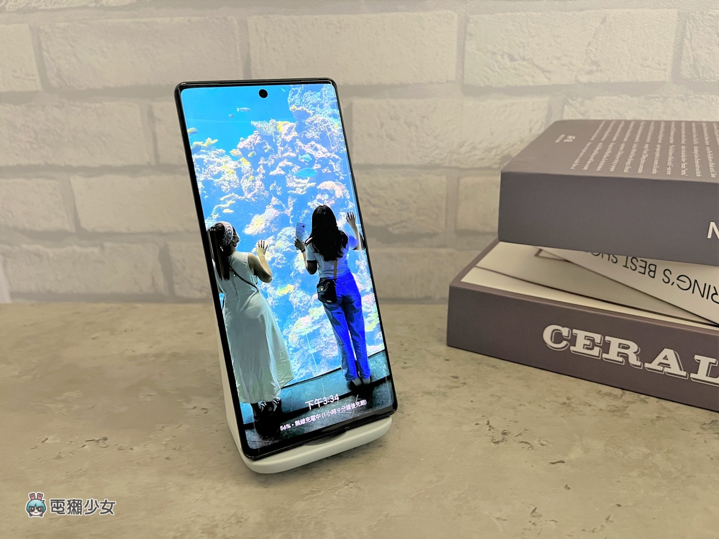 开箱|两千多元的无线充电器?Google Pixel Stand 2 功能可能比你想的更多 内容图8 潮品文-大潮社旗下实时最新热点娱乐时尚数码等新闻资讯网站! 开箱|两千多元的无线充电器?Google Pixel Stand 2 功能可能比你想的更多