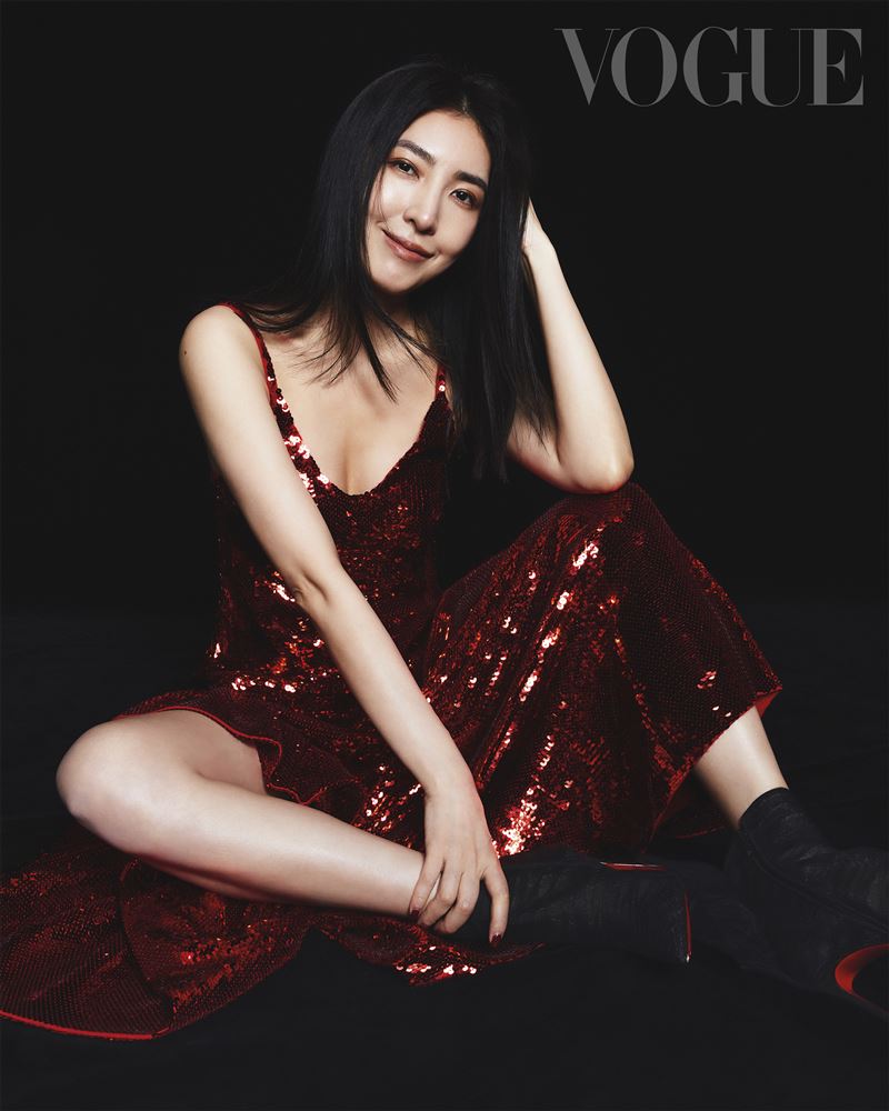 杨谨华爱自己的方式就是不让身体受苦。（图／VOGUE杂志提供）