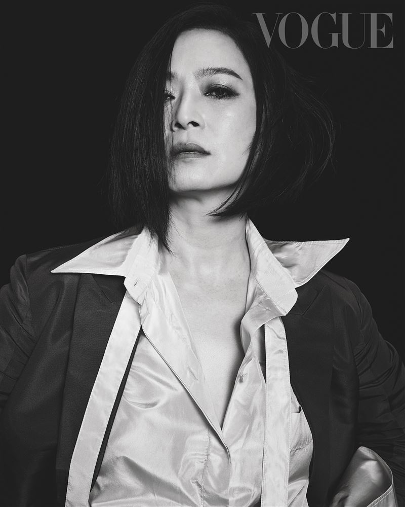 谢琼煖过去曾为了瘦身吃减肥药。（图／VOGUE杂志提供）