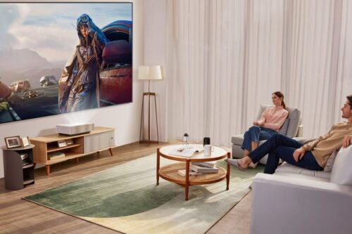 LG 推出升级版的 CineBeam 4K 投影机！距离墙面 20 公分就能投出 100 吋的画面
