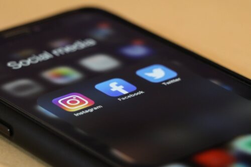 懒得打字也可以回？Instagram 正测试在限动加入‘ 语音讯息 ’回复功能