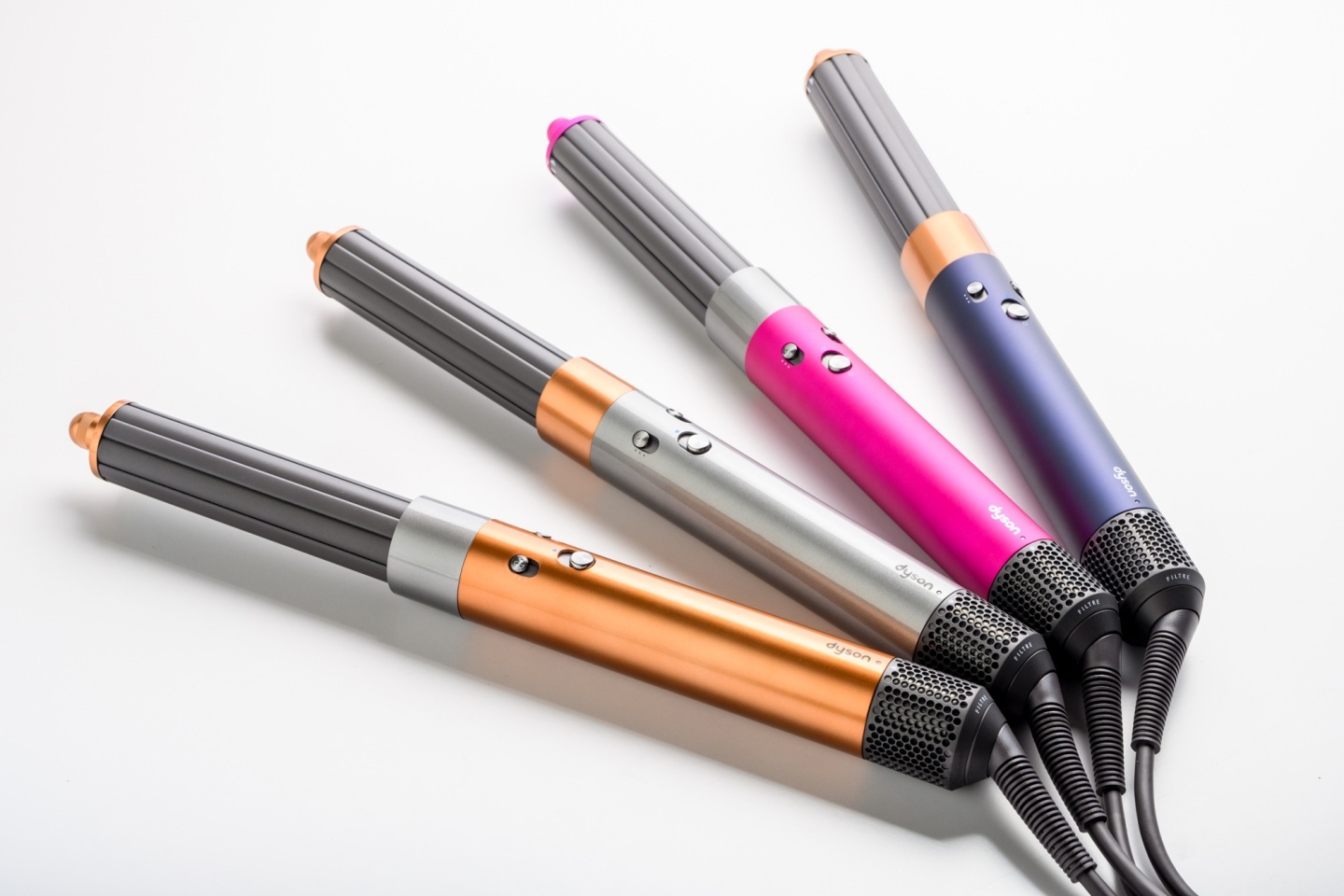 出门|Dyson 新一代美发神器 Dyson Airwrap 登场!带来三大升级配件,在家也能轻松吹出漂亮发型! 内容图8 潮品文-大潮社旗下实时最新热点娱乐时尚数码等新闻资讯网站! 出门|Dyson 新一代美发神器 Dyson Airwrap 登场!带来三大升级配件,在家也能轻松吹出漂亮发型!