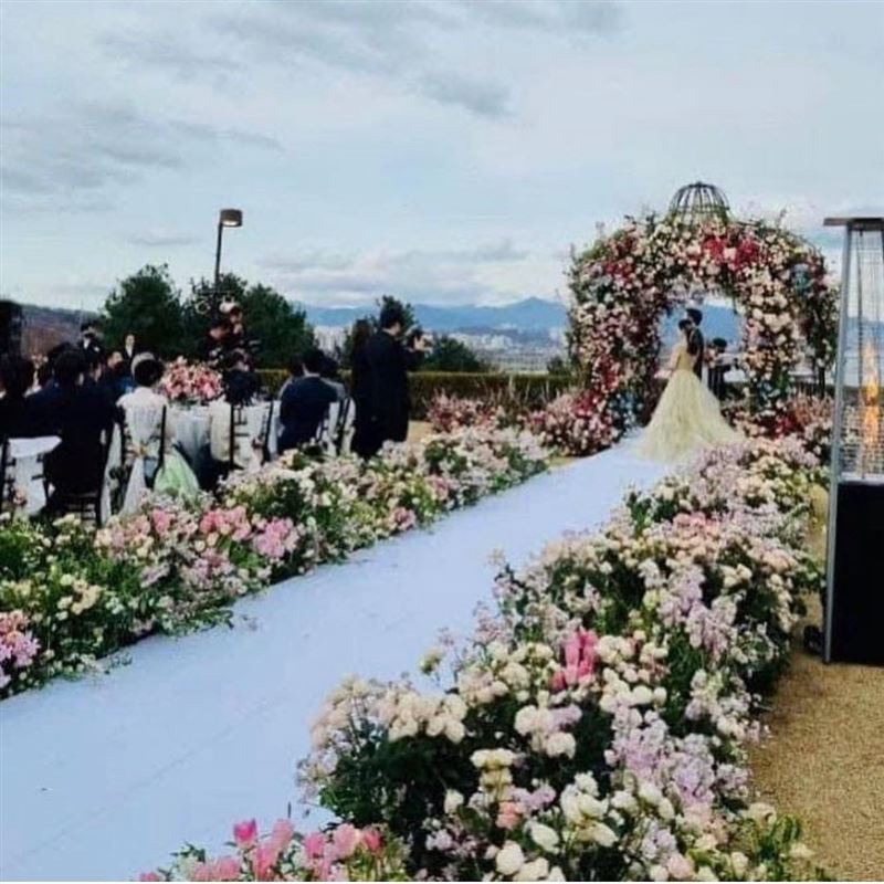 玄彬吻孙艺真画面曝光♥宾客视角超甜　婚礼豪砸逾520万 时尚资讯 图3张