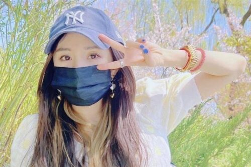 杨幂私服流出！扭臀泄“一大截雪白蛮腰”　男友视角照曝光