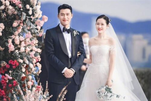 玄彬与孙艺真现身美国机场！被粉丝包围　霸气护妻帮忙挡车