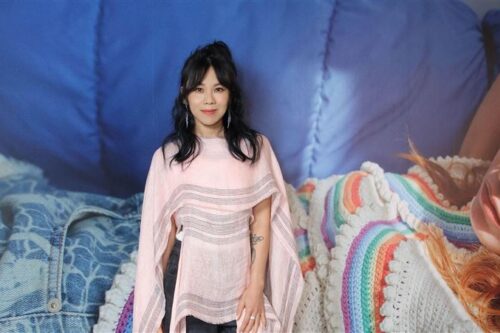 蔡健雅罕见户外开唱!自嘲防疫宅在家 叹很久“没种草莓”