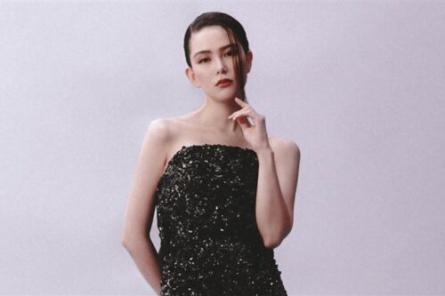 挺5个月孕肚拍照！昆凌“纤细身材”美翻　亲揭怀三宝内幕