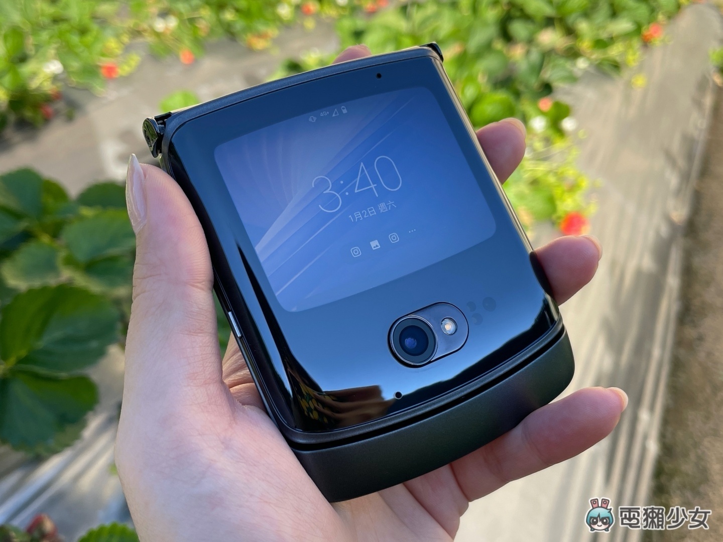第三代 Motorola&nbsp;razr 折叠机外观曝光！标志性的下巴不见了，有望升级为双主镜头