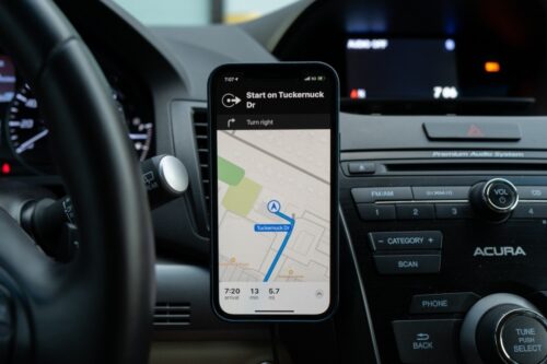 美国保险公司市调：Android 手机用户开车比 iPhone 驾驶来得更安全