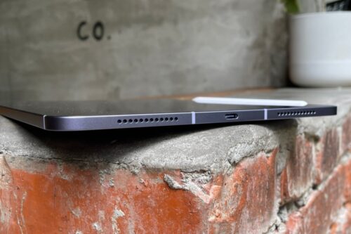 不只 iPhone 15！郭明?预测 AirPods 等五款产品，2023 年将弃 Lightning 改采 USB-C 孔