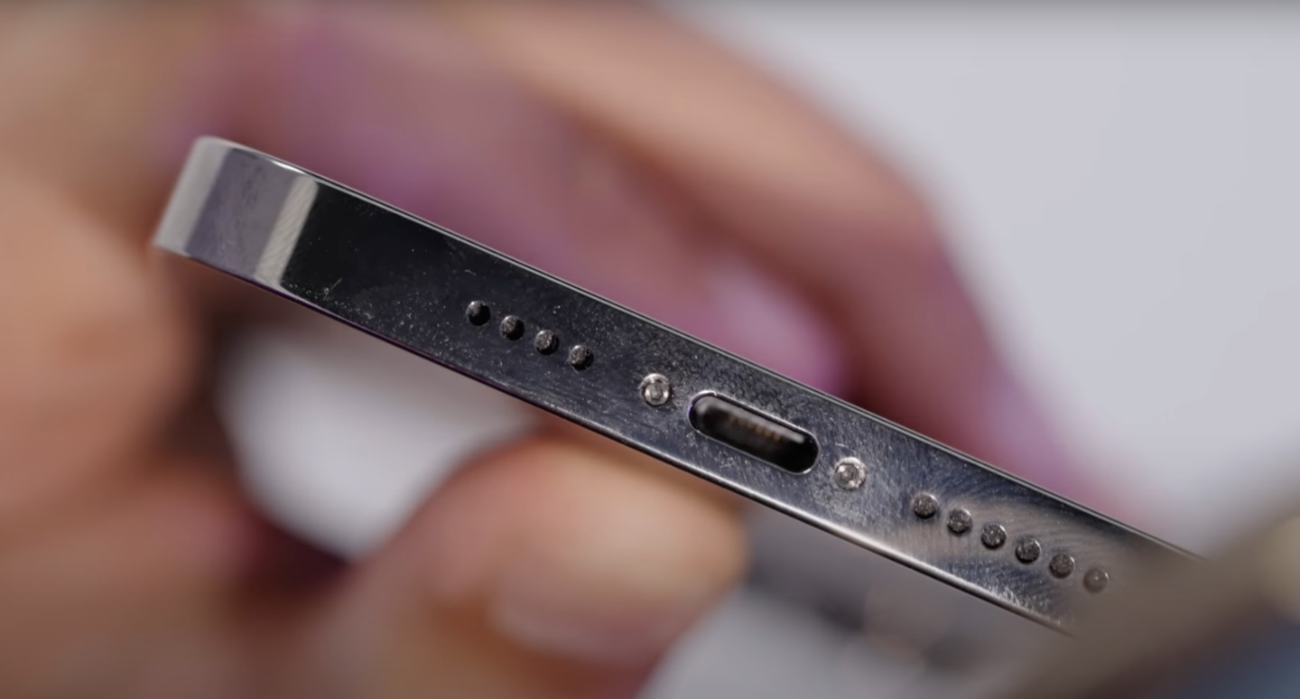 iPhone 14 Pro Max 模型机曝光!采用‘ 药丸形状 ’的挖孔萤幕+更窄的边框 内容图2 潮品文-大潮社旗下实时最新热点娱乐时尚数码等新闻资讯网站! iPhone 14 Pro Max 模型机曝光!采用‘ 药丸形状 ’的挖孔萤幕+更窄的边框