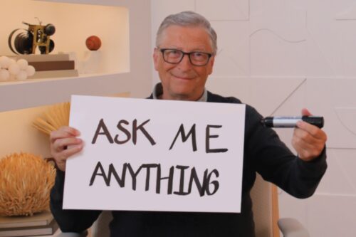 不是微软自家的 Suface Duo 也不是 iPhone！比尔盖兹常用的是这款折叠手机