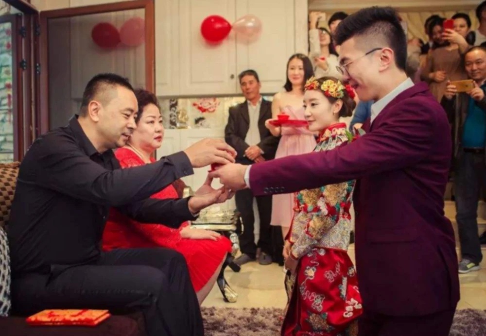 婚嫁 I 新娘出门为什么撑红伞？中式婚礼8大禁忌 更多热点 图4张