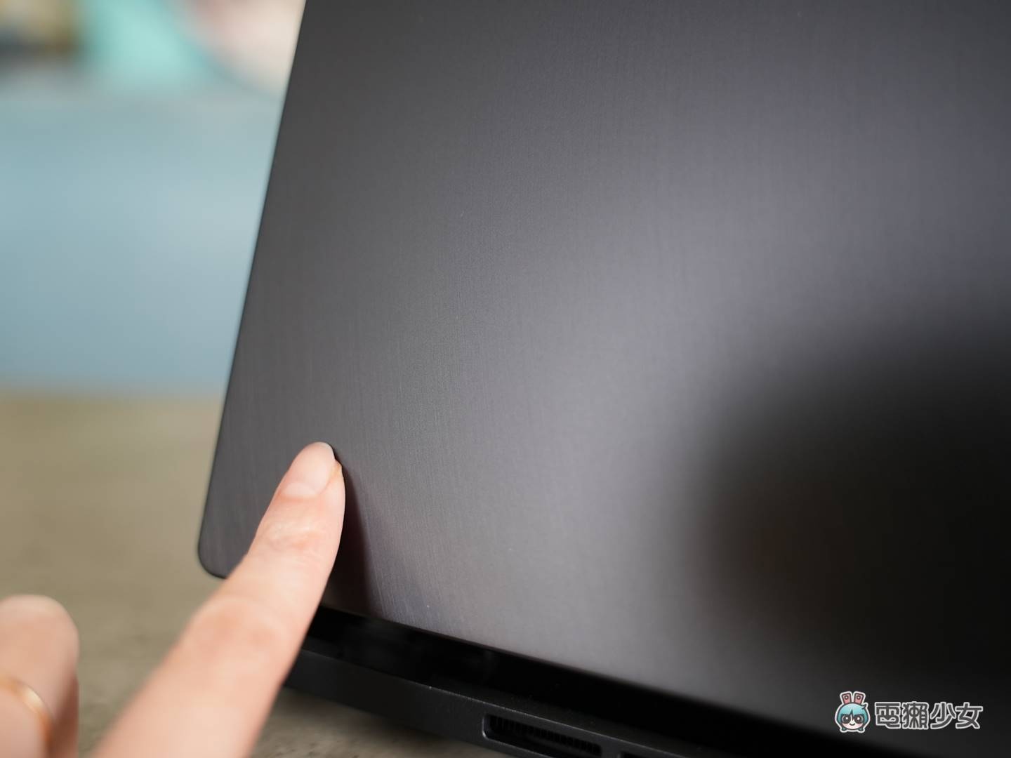 考虑带 14 吋 PC 的设计师?ASUS Zenbook Pro 14 Duo OLED 双萤幕笔电新结构与新色开箱,看见 120Hz OLED 的高规格! 内容图3 潮品文-大潮社旗下实时最新热点娱乐时尚数码等新闻资讯网站! 考虑带 14 吋 PC 的设计师?ASUS Zenbook Pro 14 Duo OLED 双萤幕笔电新结构与新色开箱,看见 120Hz OLED 的高规格!