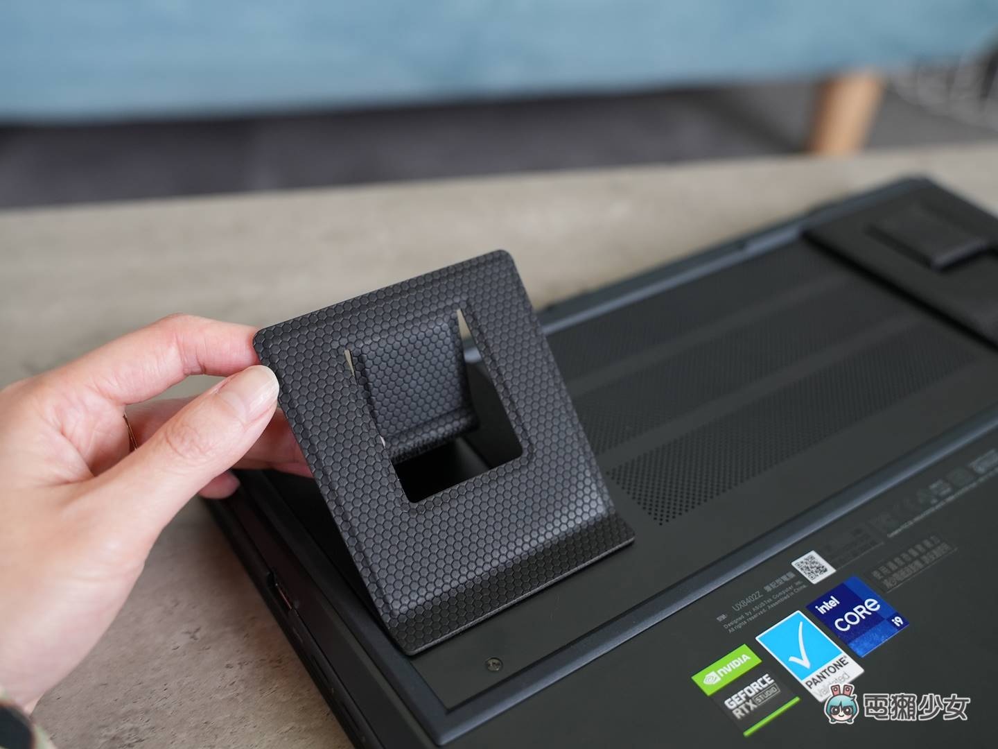 考虑带 14 吋 PC 的设计师?ASUS Zenbook Pro 14 Duo OLED 双萤幕笔电新结构与新色开箱,看见 120Hz OLED 的高规格! 内容图14 潮品文-大潮社旗下实时最新热点娱乐时尚数码等新闻资讯网站! 考虑带 14 吋 PC 的设计师?ASUS Zenbook Pro 14 Duo OLED 双萤幕笔电新结构与新色开箱,看见 120Hz OLED 的高规格!