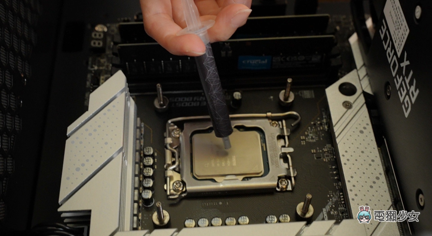 一体式水冷安装真的不难！顶尖 CPU Intel Core™ i9-12900KS 教你如何在家简易超频