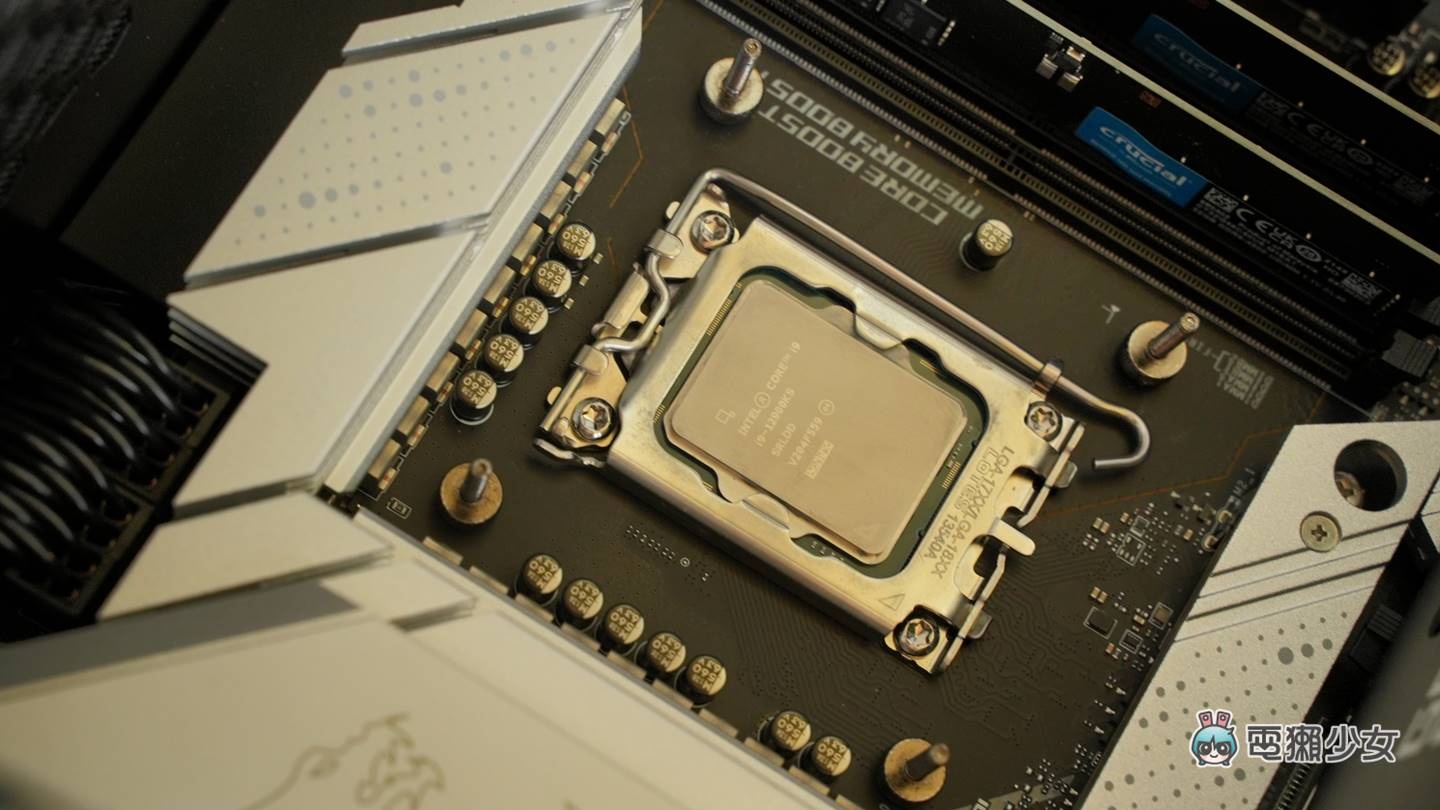 一体式水冷安装真的不难！顶尖 CPU Intel Core™ i9-12900KS 教你如何在家简易超频