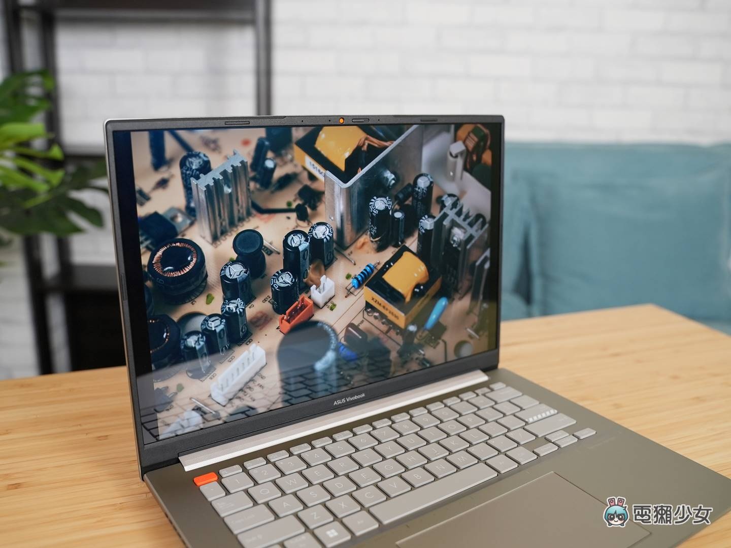 开箱｜华硕 Vivobook S 14X OLED（S5402）“原来是做萤幕，还以为是笔电呢”120Hz 更新率与 2.8K 解析度 数码科技 图2张