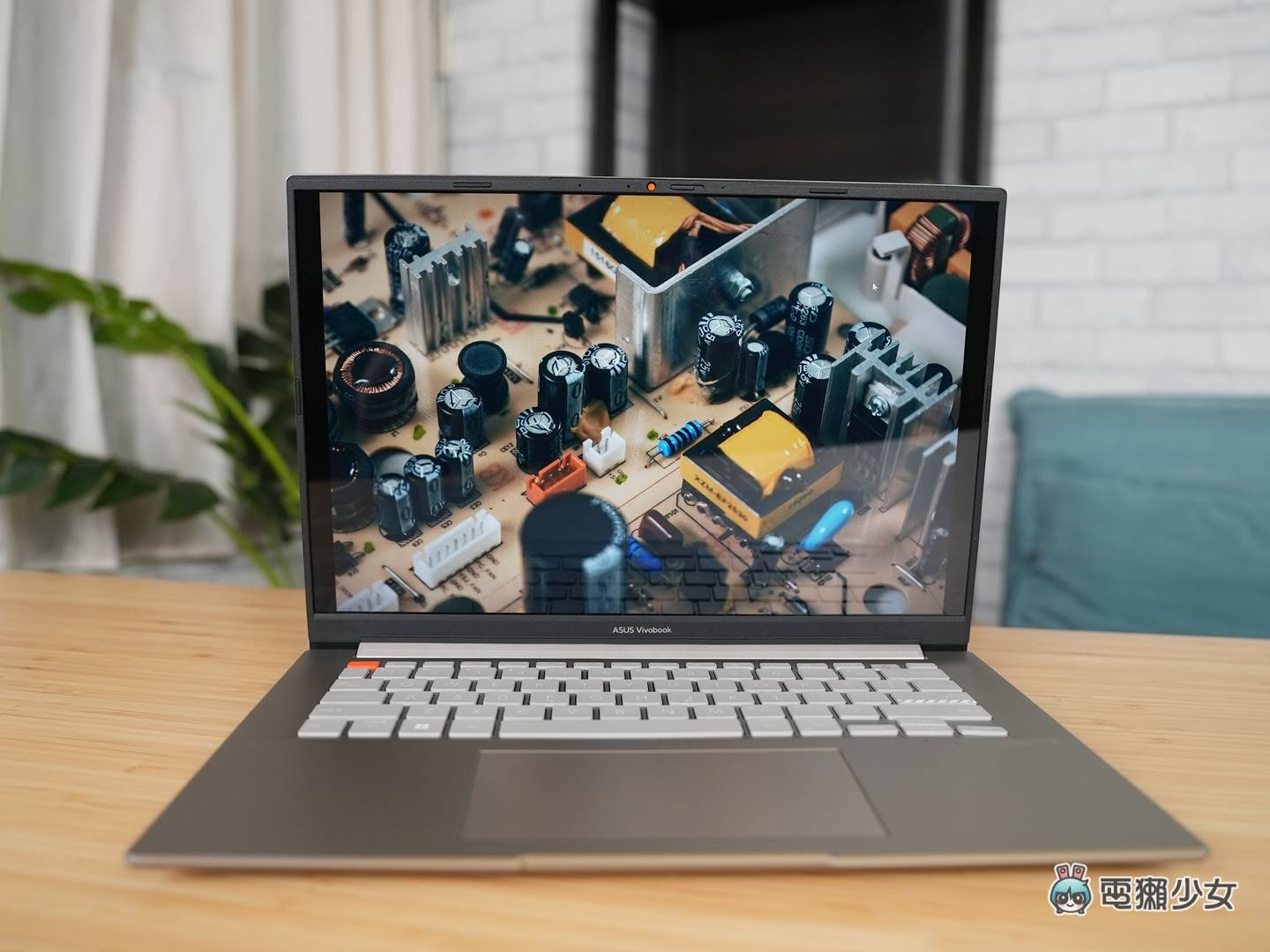 开箱｜华硕 Vivobook S 14X OLED（S5402）“原来是做萤幕，还以为是笔电呢”120Hz 更新率与 2.8K 解析度 数码科技 图3张