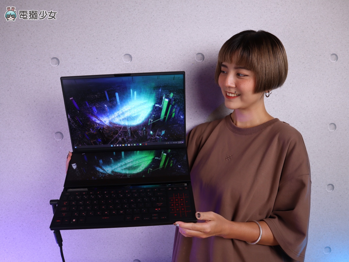 开箱｜满血之作！ROG Zephyrus Duo 16 双萤幕电竞笔电，集强悍性能和专业萤幕于一身 feat. GeForce RTX 3080 Ti 数码科技 图2张