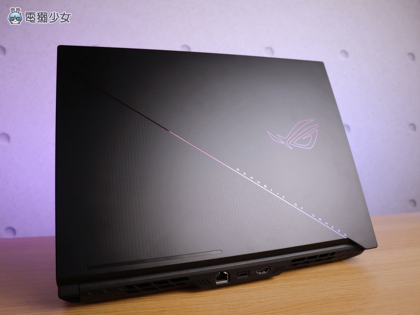 开箱｜满血之作！ROG Zephyrus Duo 16 双萤幕电竞笔电，集强悍性能和专业萤幕于一身 feat. GeForce RTX 3080 Ti 数码科技 图4张