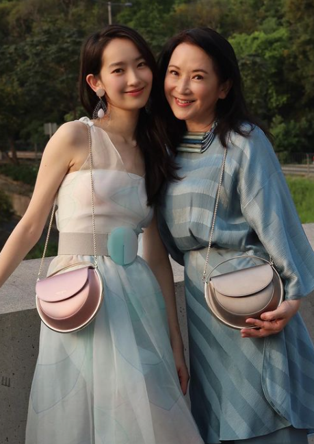 香港女星22岁女儿惊传坠楼身亡！经纪人火速回应 娱乐资讯 图5张