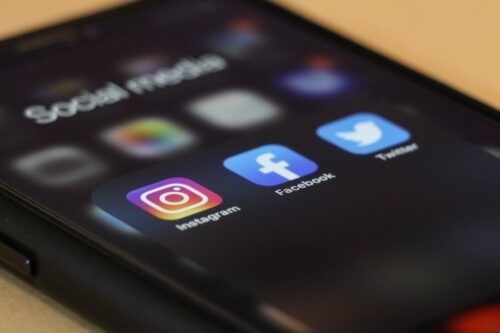 正面迎战 TikTok？IG 正测试开放让所有公开的 Reels 都能被混合剪辑