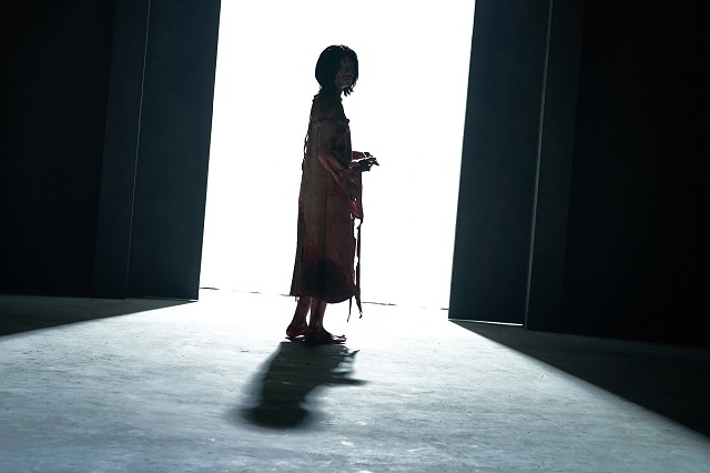 试映｜韩国热门电影《魔女二部曲：另一个她》无雷心得：更多的血浆、超能力与中二魂（7/1 上映）
