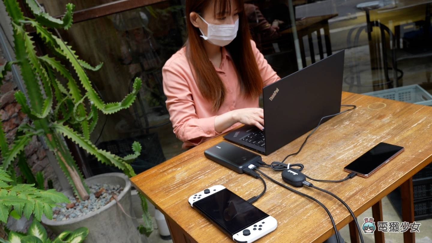 开箱|电竞笔电也能充!ANKER PowerCore lll Elite 移动电源:Type-C 输出 PowerIQ 3.0 兼容 PD 快充两大必备 内容图3 潮品文-大潮社旗下实时最新热点娱乐时尚数码等新闻资讯网站! 开箱|电竞笔电也能充!ANKER PowerCore lll Elite 移动电源:Type-C 输出 PowerIQ 3.0 兼容 PD 快充两大必备