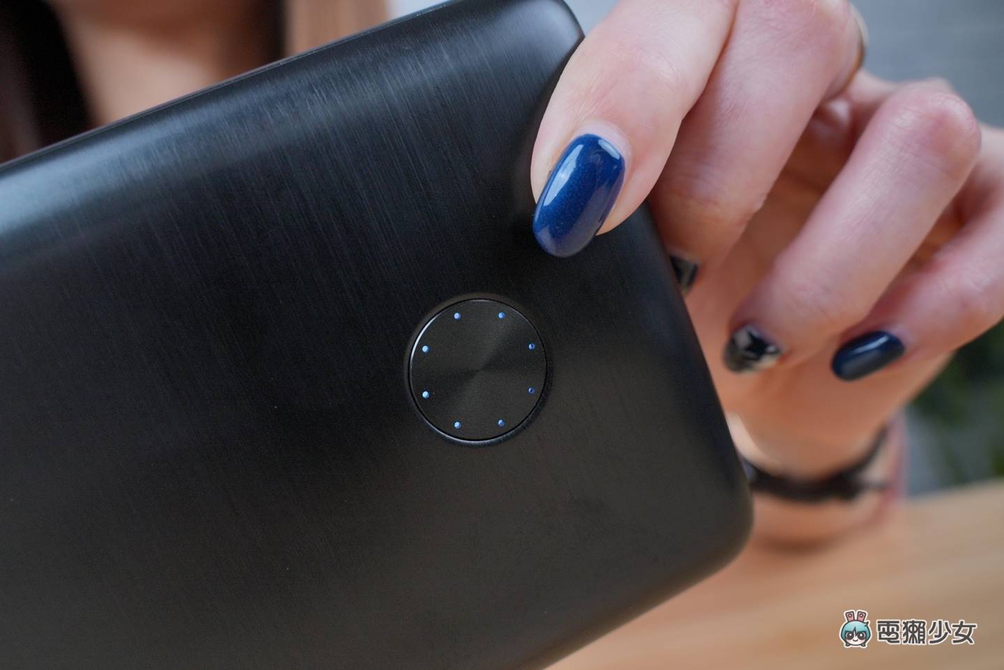 开箱|电竞笔电也能充!ANKER PowerCore lll Elite 移动电源:Type-C 输出 PowerIQ 3.0 兼容 PD 快充两大必备 内容图8 潮品文-大潮社旗下实时最新热点娱乐时尚数码等新闻资讯网站! 开箱|电竞笔电也能充!ANKER PowerCore lll Elite 移动电源:Type-C 输出 PowerIQ 3.0 兼容 PD 快充两大必备