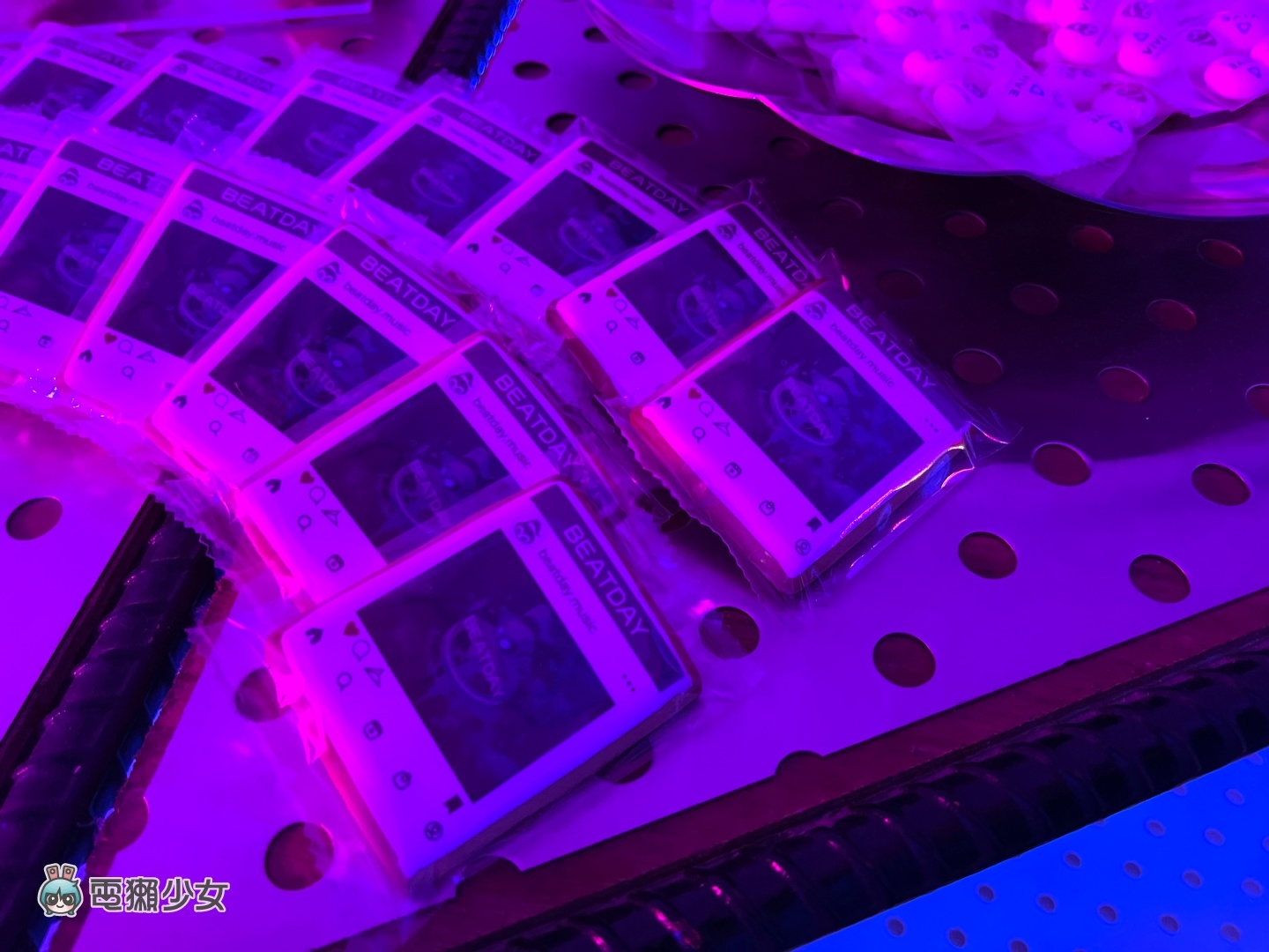 出门|亲身体会条通的爱恨纠葛!HTC VIVE ORIGINALS 携手《华灯初上》要打造沉浸式的元宇宙续集 内容图5 潮品文-大潮社旗下实时最新热点娱乐时尚数码等新闻资讯网站! 出门|亲身体会条通的爱恨纠葛!HTC VIVE ORIGINALS 携手《华灯初上》要打造沉浸式的元宇宙续集