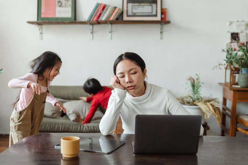 Tips I 三秒记忆忘东记西？8症状自我检视是否患上脑雾 更多热点 图1张