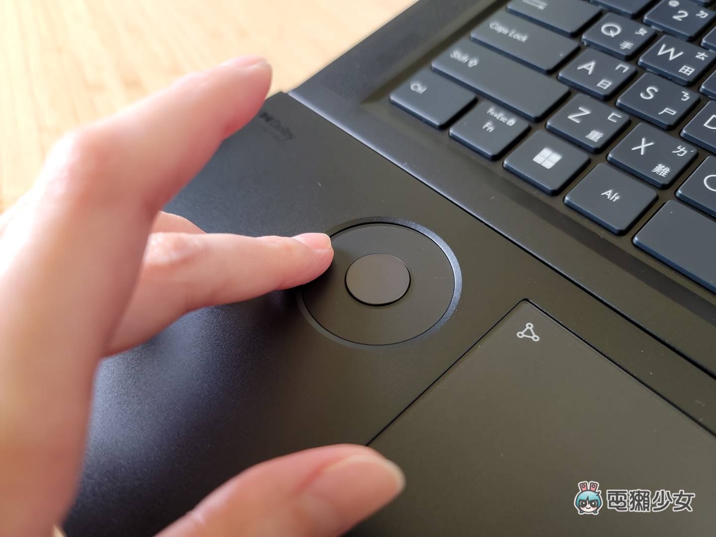 开箱|创作者笔电 Zenbook Pro 16X OLED(UX7602)给你一颗摸的到的 ASUS Dial 绘图旋钮 内容图11 潮品文-大潮社旗下实时最新热点娱乐时尚数码等新闻资讯网站! 开箱|创作者笔电 Zenbook Pro 16X OLED(UX7602)给你一颗摸的到的 ASUS Dial 绘图旋钮