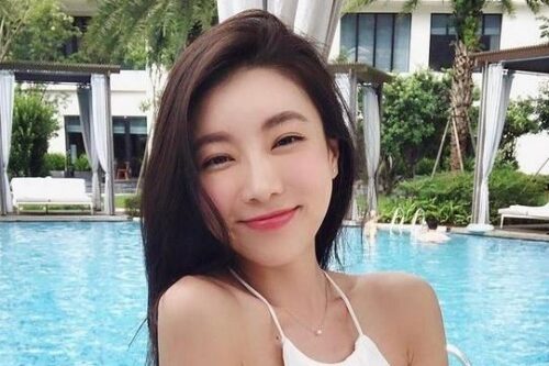 《玩很大》女神穿泳装正面不得了！狂挖5洞晒“东西半球”