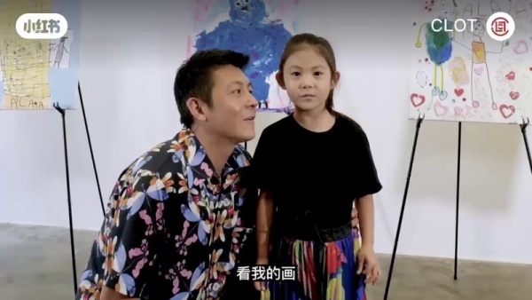 陈冠希教5岁女儿说中文！发音笑疯全网：一个敢教一个敢学 娱乐资讯 图1张