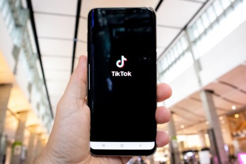 不再依赖谷歌大神？Google 高层：Z 世代年轻人更习惯用 IG 和 TikTok 来找餐厅和景点