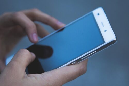 NCC 出手！网购业者贩售非法手机 最重将被罚 20 万元罚锾