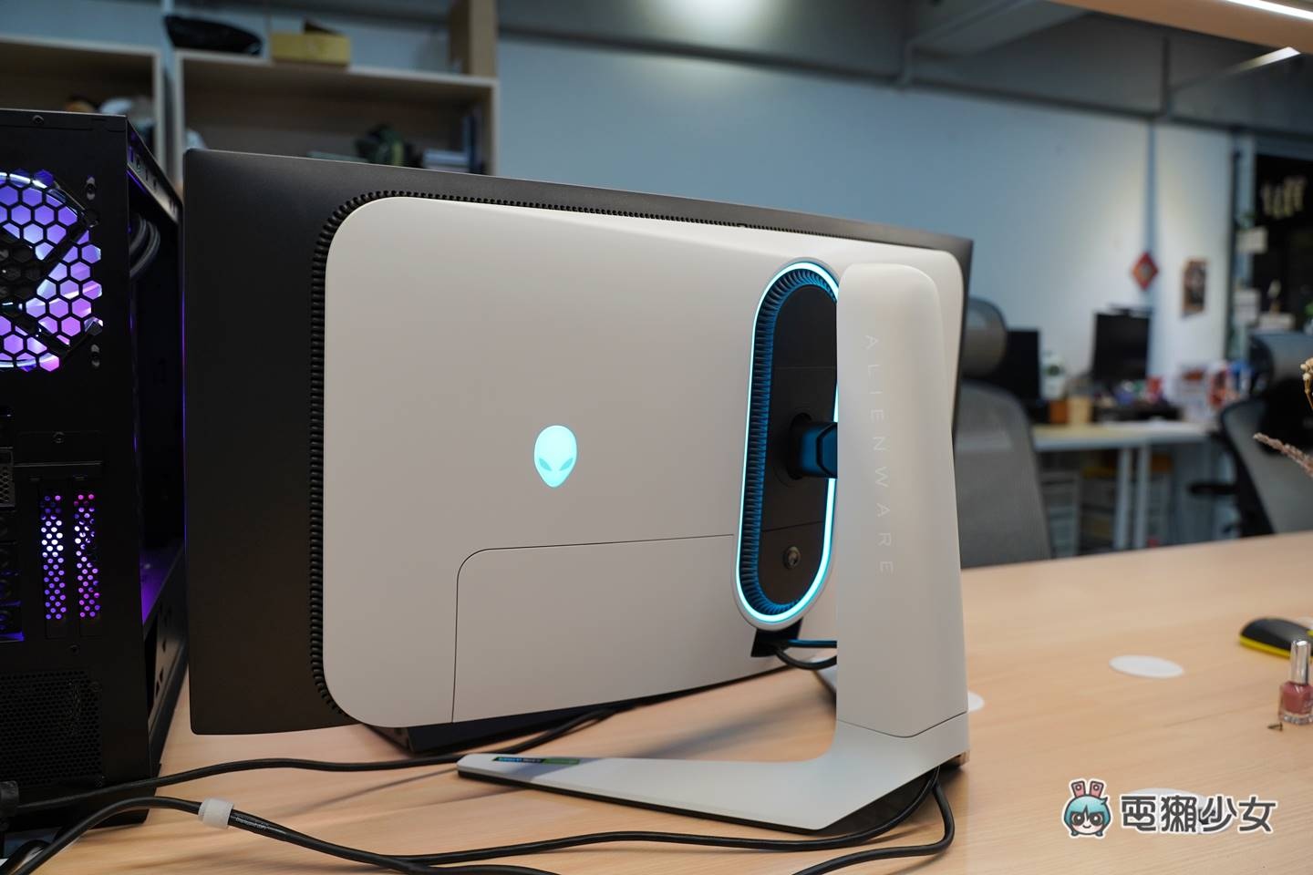 开箱|最新 QD-OLED 技术显示器,Alienware 34 吋曲面电竞萤幕 AW3423DW 内容图4 潮品文-大潮社旗下实时最新热点娱乐时尚数码等新闻资讯网站! 开箱|最新 QD-OLED 技术显示器,Alienware 34 吋曲面电竞萤幕 AW3423DW