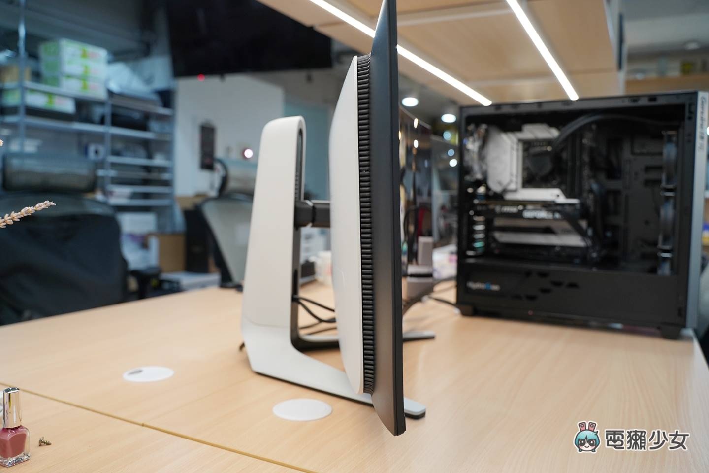 开箱|最新 QD-OLED 技术显示器,Alienware 34 吋曲面电竞萤幕 AW3423DW 内容图5 潮品文-大潮社旗下实时最新热点娱乐时尚数码等新闻资讯网站! 开箱|最新 QD-OLED 技术显示器,Alienware 34 吋曲面电竞萤幕 AW3423DW