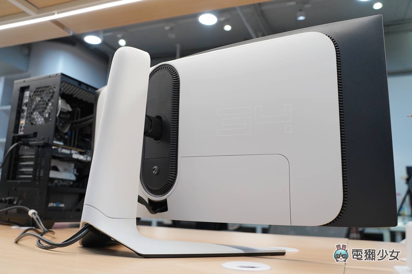 开箱|最新 QD-OLED 技术显示器,Alienware 34 吋曲面电竞萤幕 AW3423DW 内容图6 潮品文-大潮社旗下实时最新热点娱乐时尚数码等新闻资讯网站! 开箱|最新 QD-OLED 技术显示器,Alienware 34 吋曲面电竞萤幕 AW3423DW