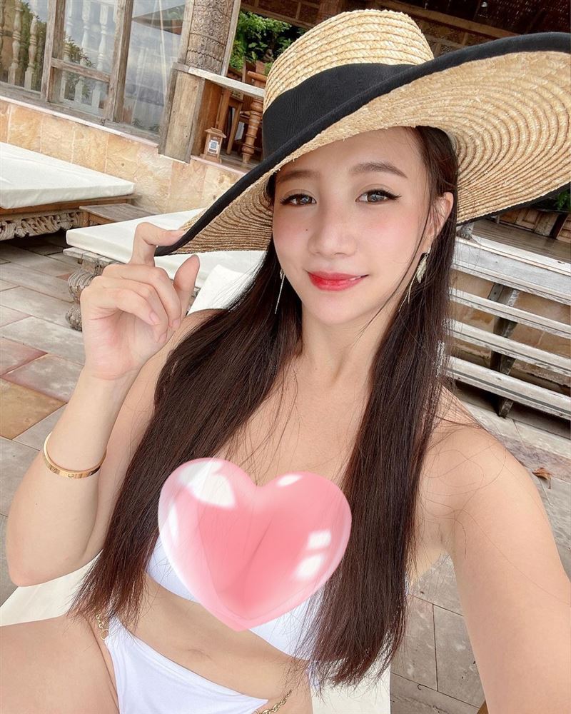 林采缇白泳装湿透！犯规比基尼艳压全场　双球面积比椰子大 时尚资讯 图2张