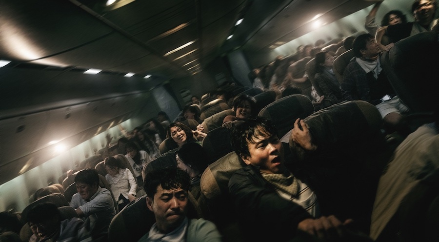 无雷心得|《紧急迫降》压迫感无间断 突破想像的航空灾难电影 内容图3 潮品文-大潮社旗下实时最新热点娱乐时尚数码等新闻资讯网站! 无雷心得|《紧急迫降》压迫感无间断 突破想像的航空灾难电影