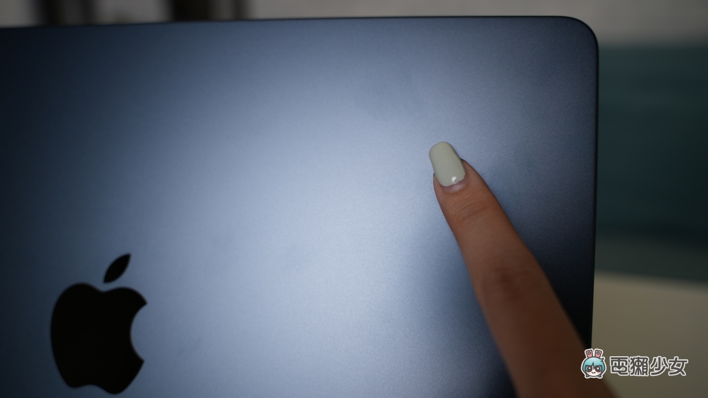 开箱｜M2 MacBook Air 开箱评测！重量变轻超有感！值不值得买？实际上手使用心得老实说