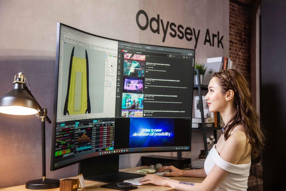 三星发表超大尺寸曲面萤幕:55 吋 1000R 奥德赛 Odyssey Ark!早鸟买就送 PS5 内容图5 潮品文-大潮社旗下实时最新热点娱乐时尚数码等新闻资讯网站! 三星发表超大尺寸曲面萤幕:55 吋 1000R 奥德赛 Odyssey Ark!早鸟买就送 PS5