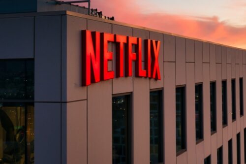 Netflix 有望在年底推出更便宜的订阅方案？但会有广告、且可能无法离线观看