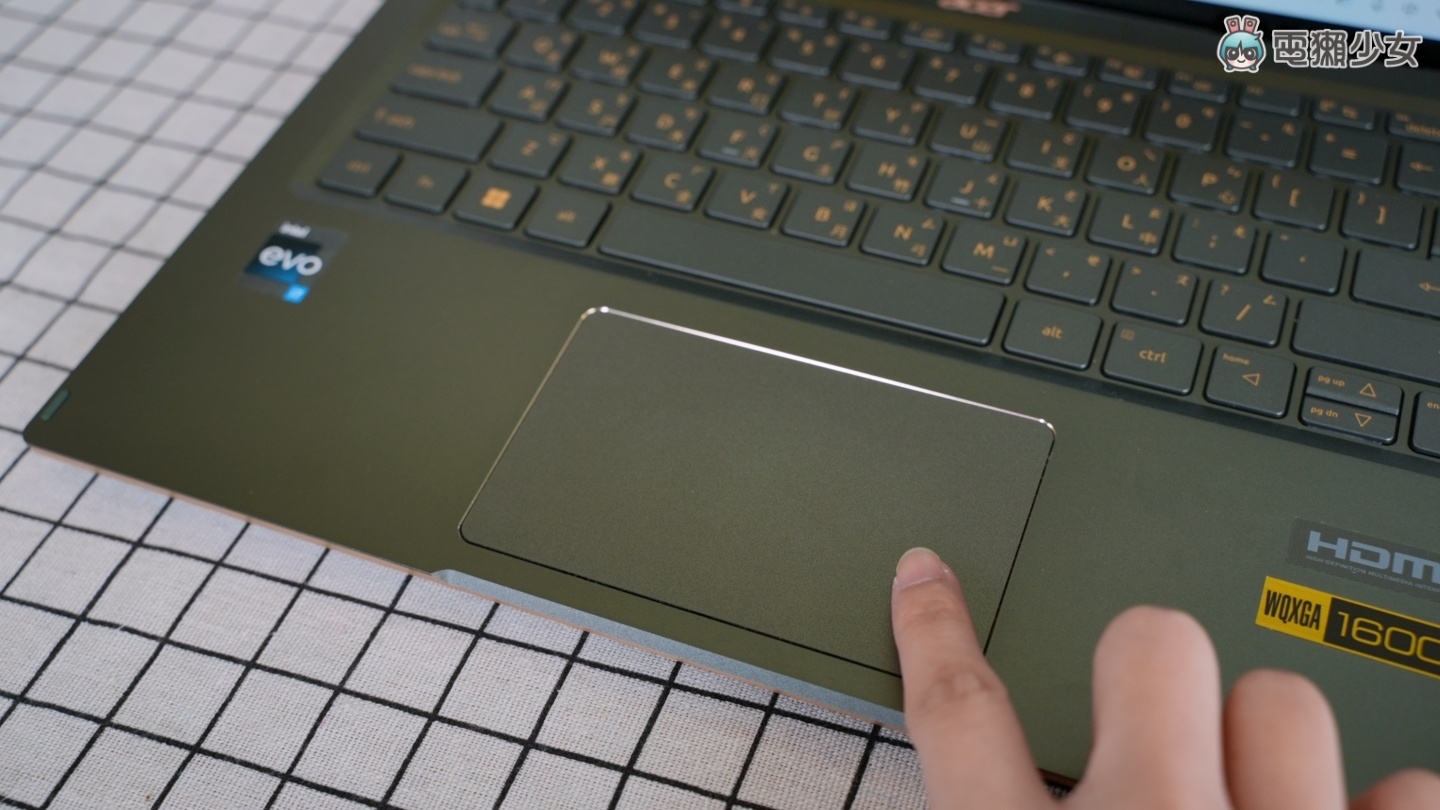 开箱|理想身型、质感外型!Acer Swift 5 轻薄外观与效能再进化,搭载 Intel 第 12 代处理器成就商务首选 内容图13 潮品文-大潮社旗下实时最新热点娱乐时尚数码等新闻资讯网站! 开箱|理想身型、质感外型!Acer Swift 5 轻薄外观与效能再进化,搭载 Intel 第 12 代处理器成就商务首选